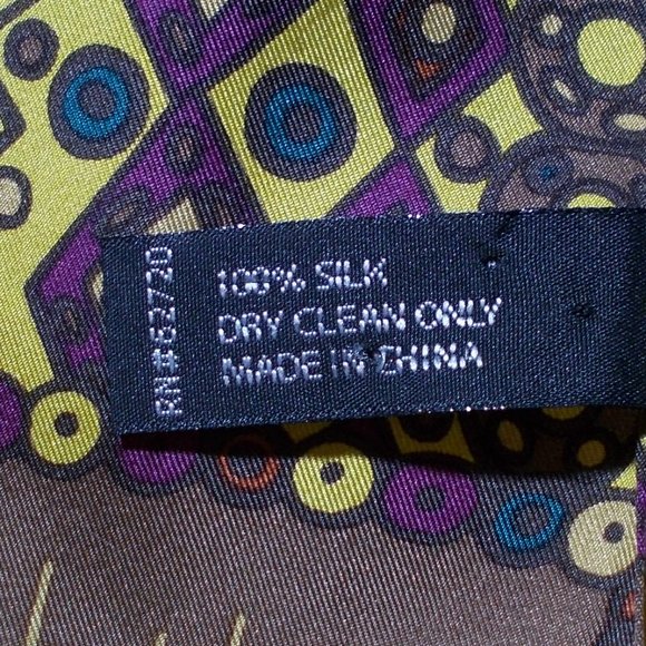 VTG 100% SILK Nicole Miller STUDIO Women's Scarf NWOT - Picture 9 of 9